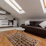Hill Apartman - Maksimir Rebro